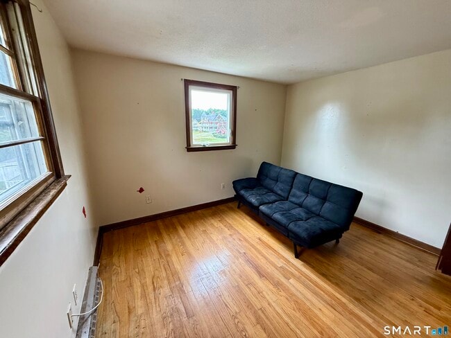 Building Photo - 400 Divinity St