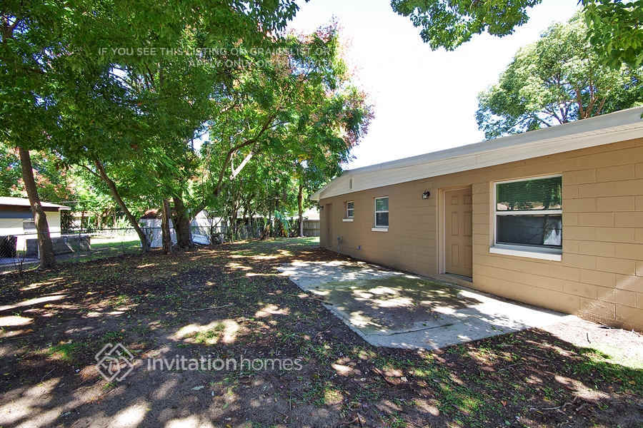 Building Photo - 1333 Pleasantview Dr