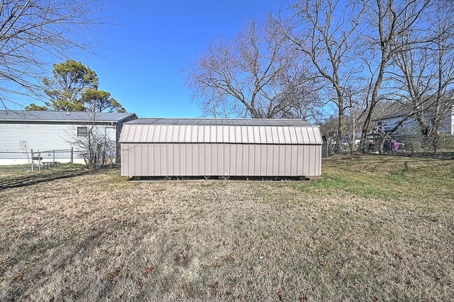 Building Photo - 502 Colorado St