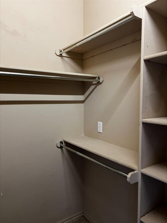 Building Photo - 13111 Red Oak Dr