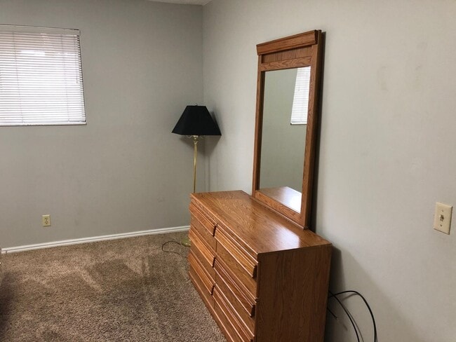 Building Photo - Cozy Condo in Village Park