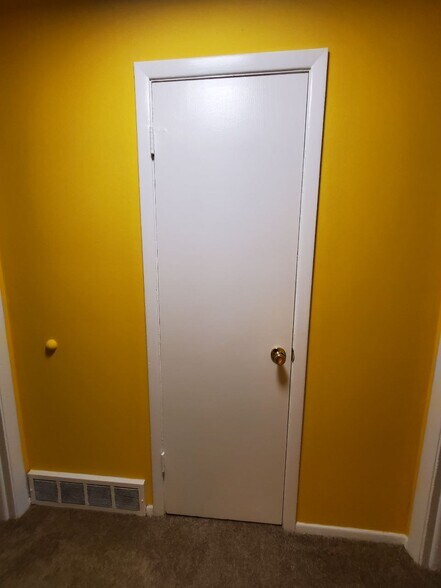 Building Photo - 23755 Banbury Cir