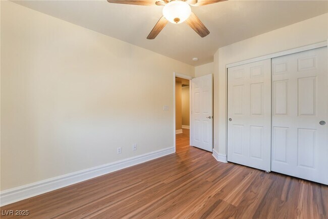 Building Photo - 9756 Waukegan Ave