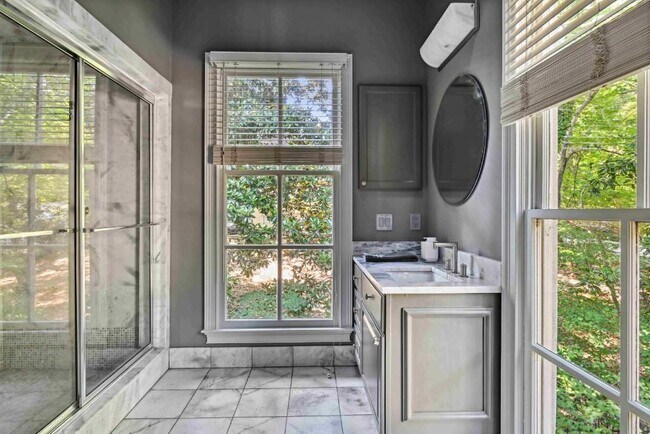 Building Photo - 3281 Habersham Rd NW