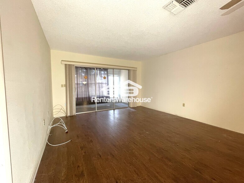 Building Photo - 11241 Dollar Lake Dr