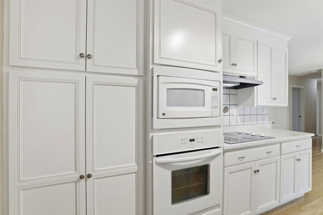 Building Photo - Wow! What a Great Home! Available Now!