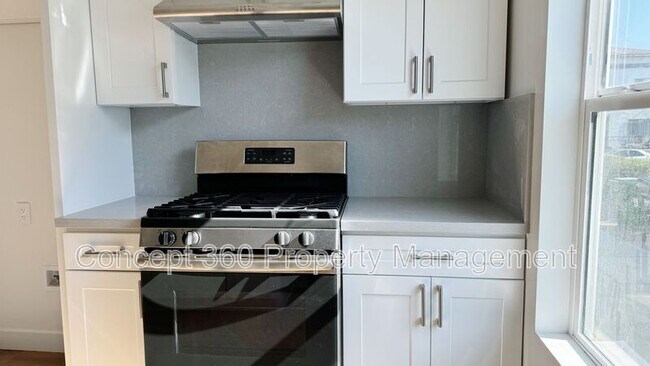 Building Photo - 940 E 43rd Pl