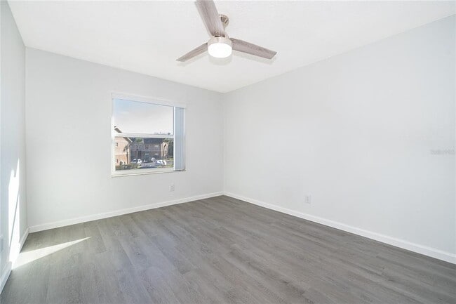 Building Photo - 2432 Swailes Dr