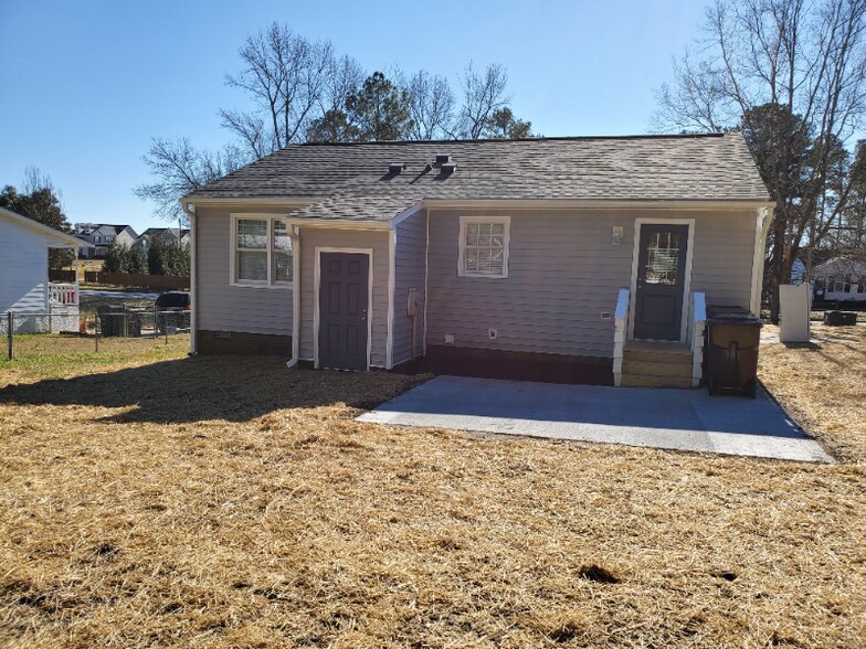Building Photo - 83 E Boxley Dr