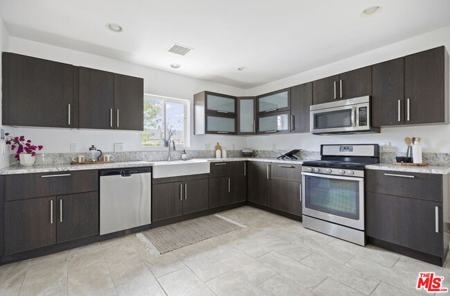 Building Photo - 11465 Cumpston St