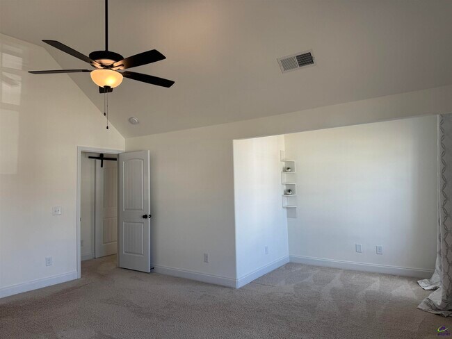 Building Photo - 805 Harley Farms Dr