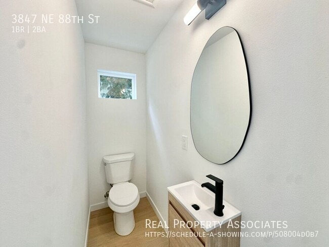 Building Photo - 3847 NE 88th St