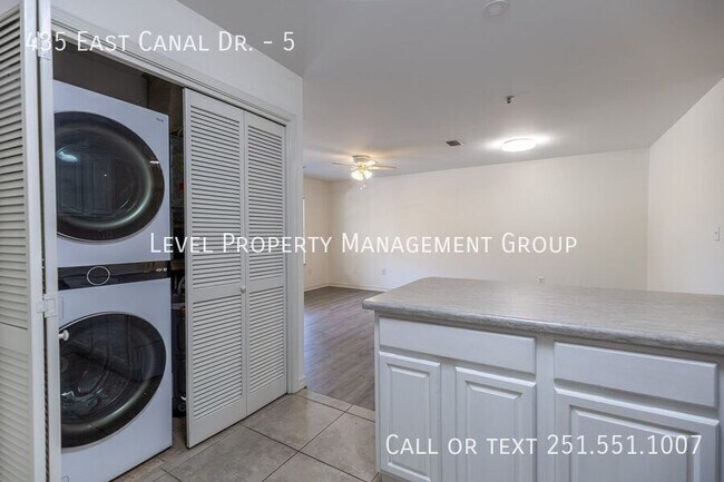 Building Photo - 435 E Canal Dr