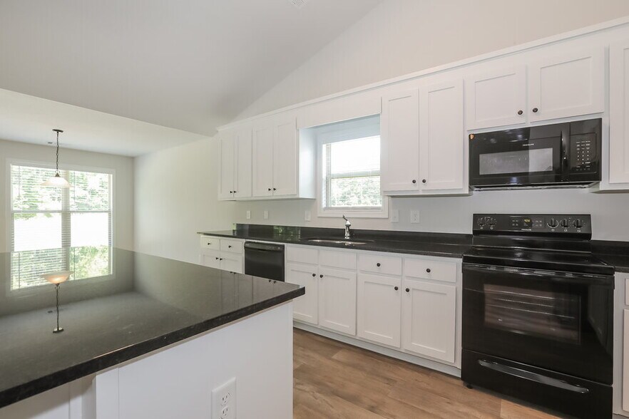 Building Photo - 150 Heartland Cir