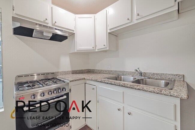 Building Photo - 6029 Carlton Way