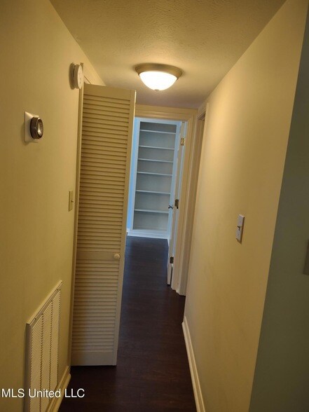 Building Photo - 336 Pebble Creek Dr