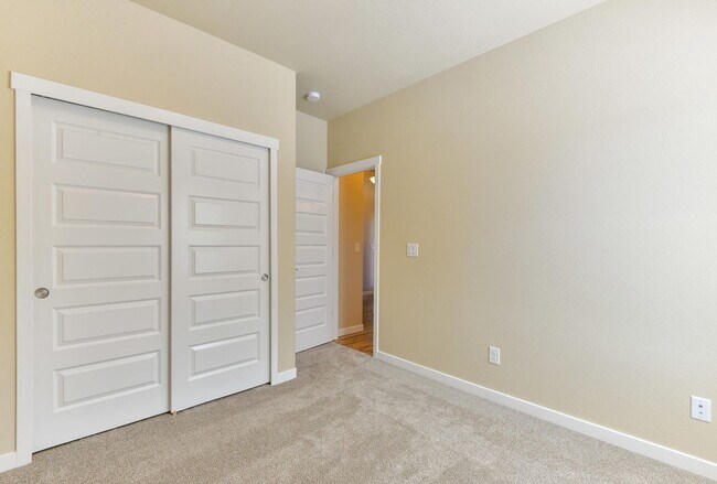 Building Photo - Beautiful 5 bed 3 bath home in the Pelican...