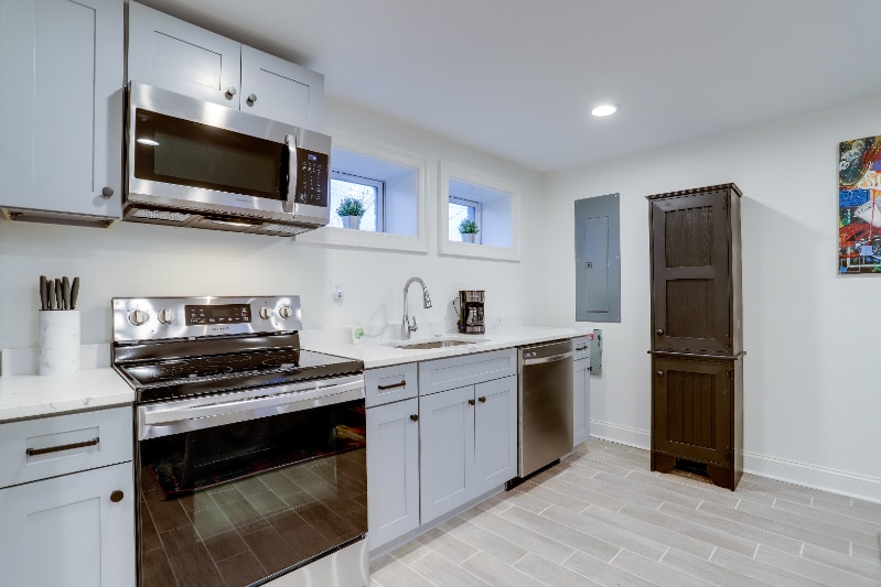 Building Photo - 335 Division Ave NE