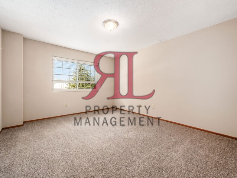 Building Photo - 5496 Kenneylane Blvd