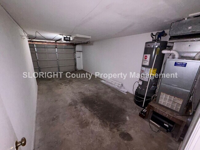 Building Photo - AVAILABLE JUNE - 4 Bed/ 2 Bath SLO Home