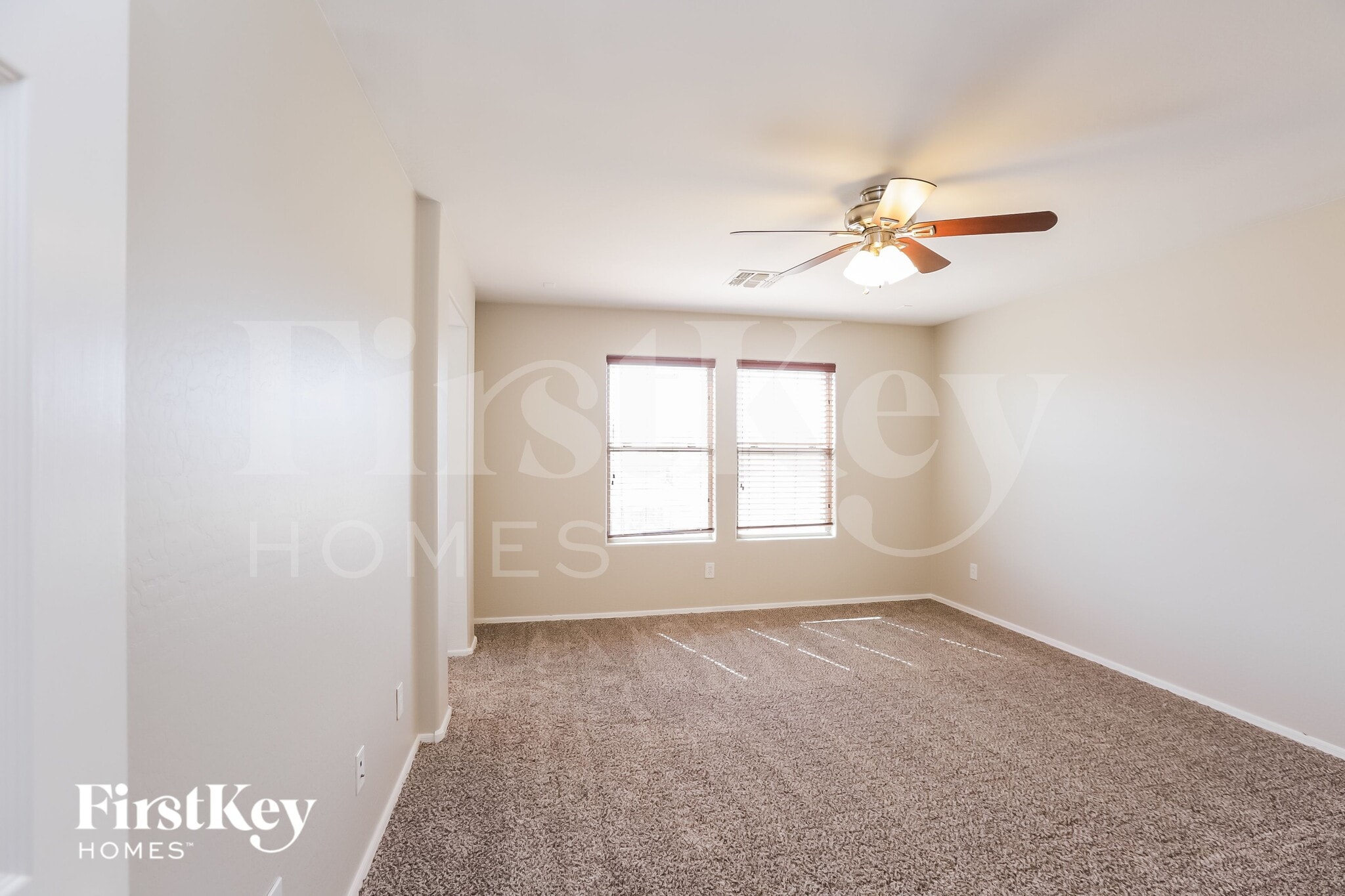 Building Photo - 2639 W Tamarisk Ave