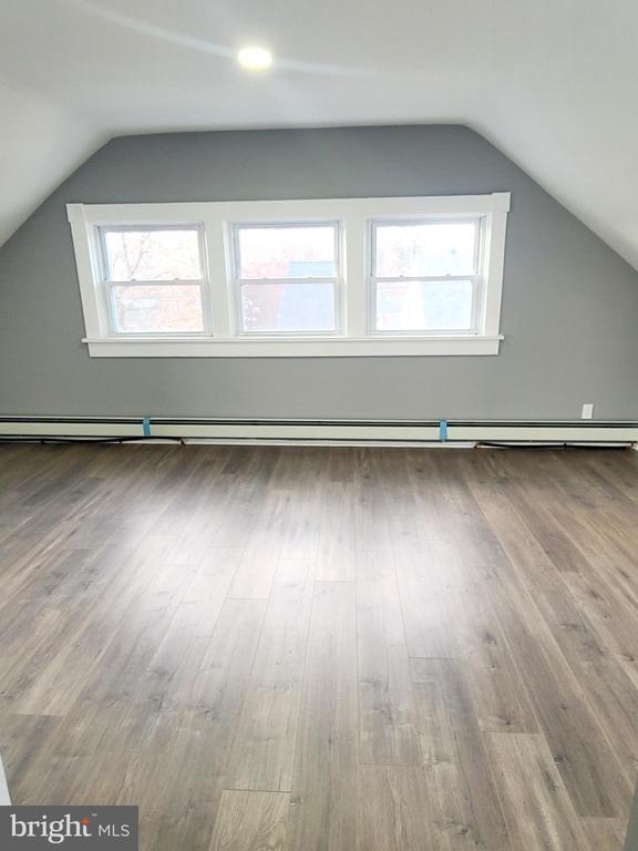 Building Photo - 73 Oak Ln