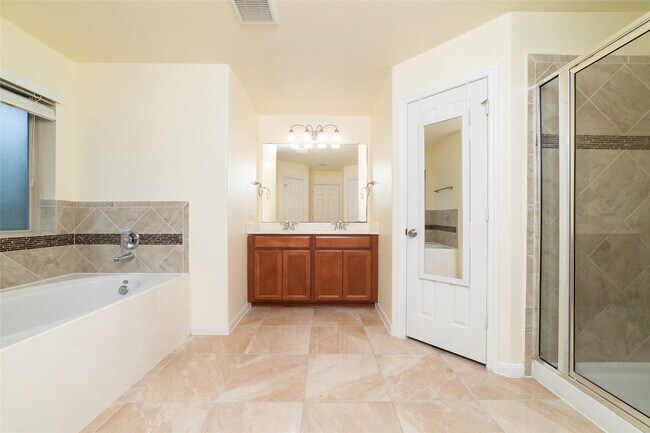 Building Photo - 15615 Whispering Green Dr