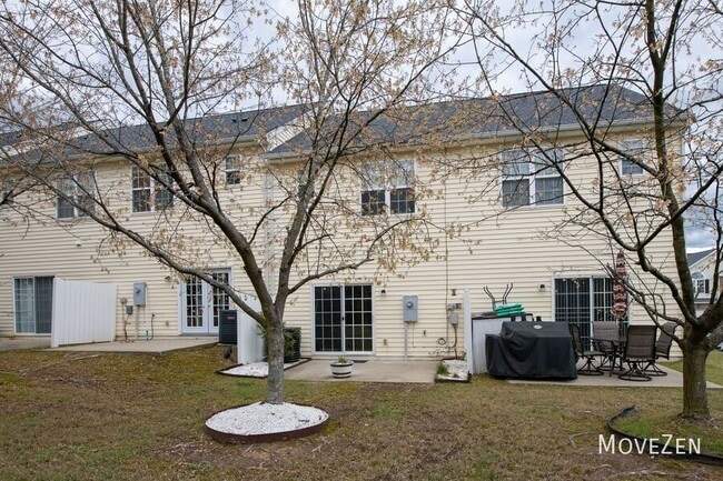 Building Photo - 914 Hadel Pl