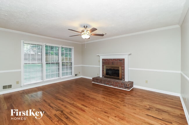 Building Photo - 205 Timber Oak Cove