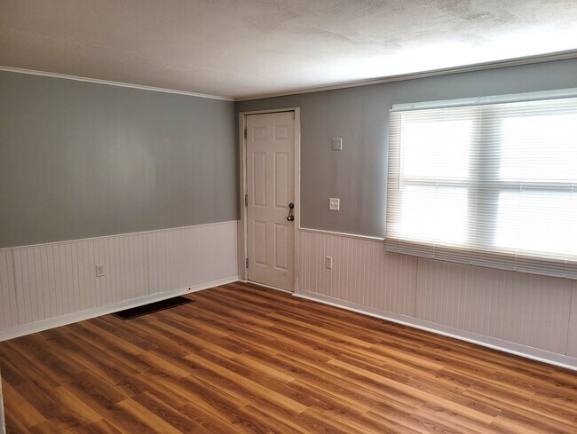Building Photo - 217 Thurber St