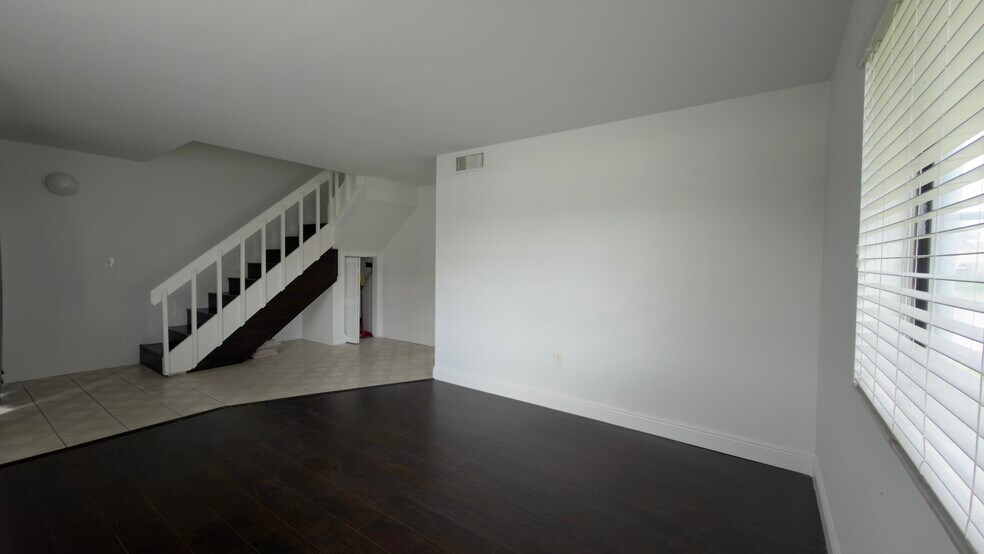 Building Photo - 341 NW 109th Ave