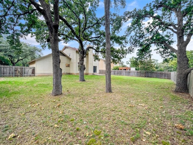 Building Photo - 12107 Tanglebriar Trail