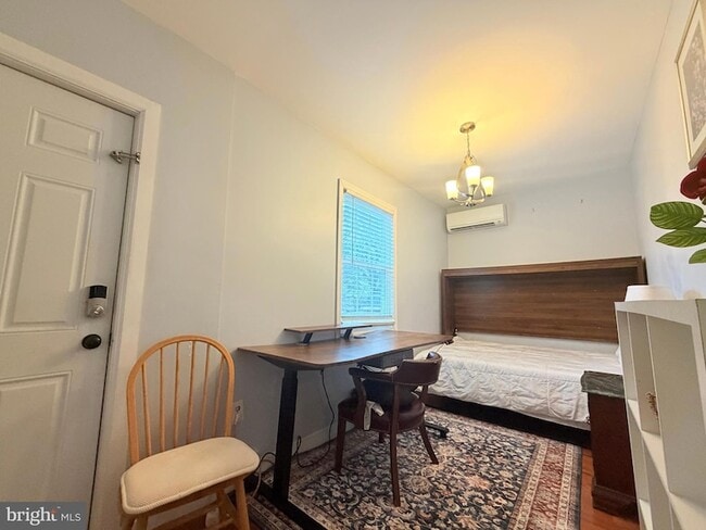 Building Photo - 3119 South Dakota Ave NE