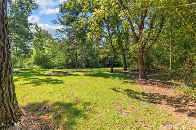 Building Photo - Beautiful 3 Bedroom, 2 Bath Home -135 Yate...