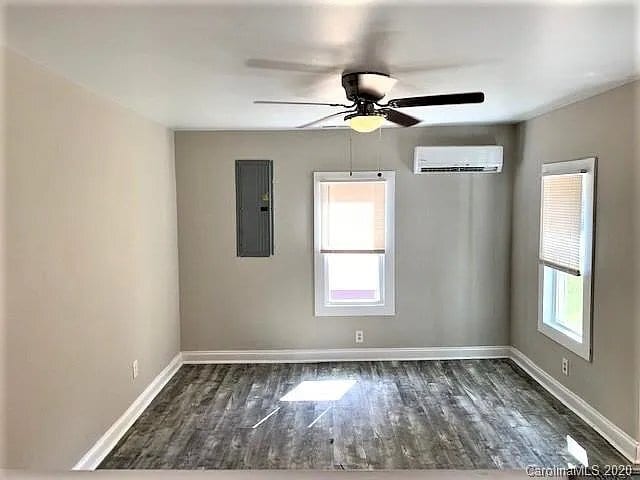 Building Photo - 1325 11th St