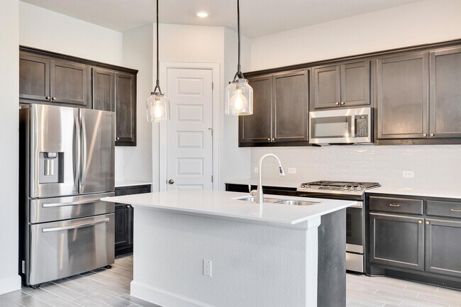 Building Photo - 4702 Sea Salt Dr