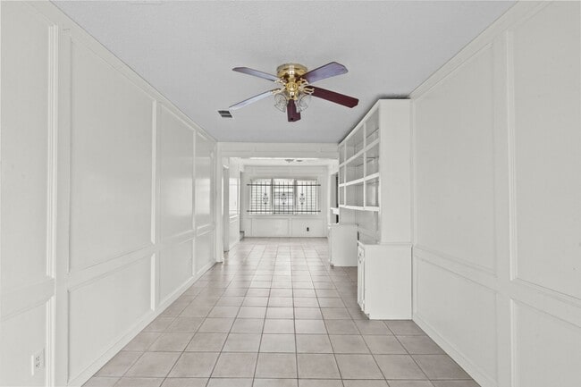 Building Photo - For Rent: Spacious 4-Bedroom Family Home