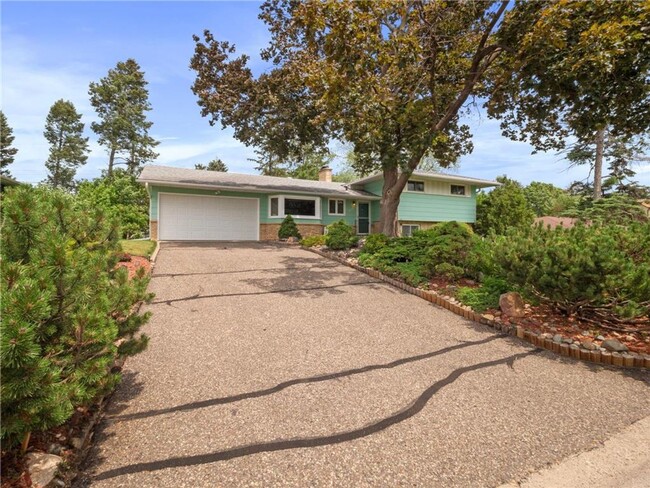 Building Photo - Great Roseville Home, Moundsview Schools, ...