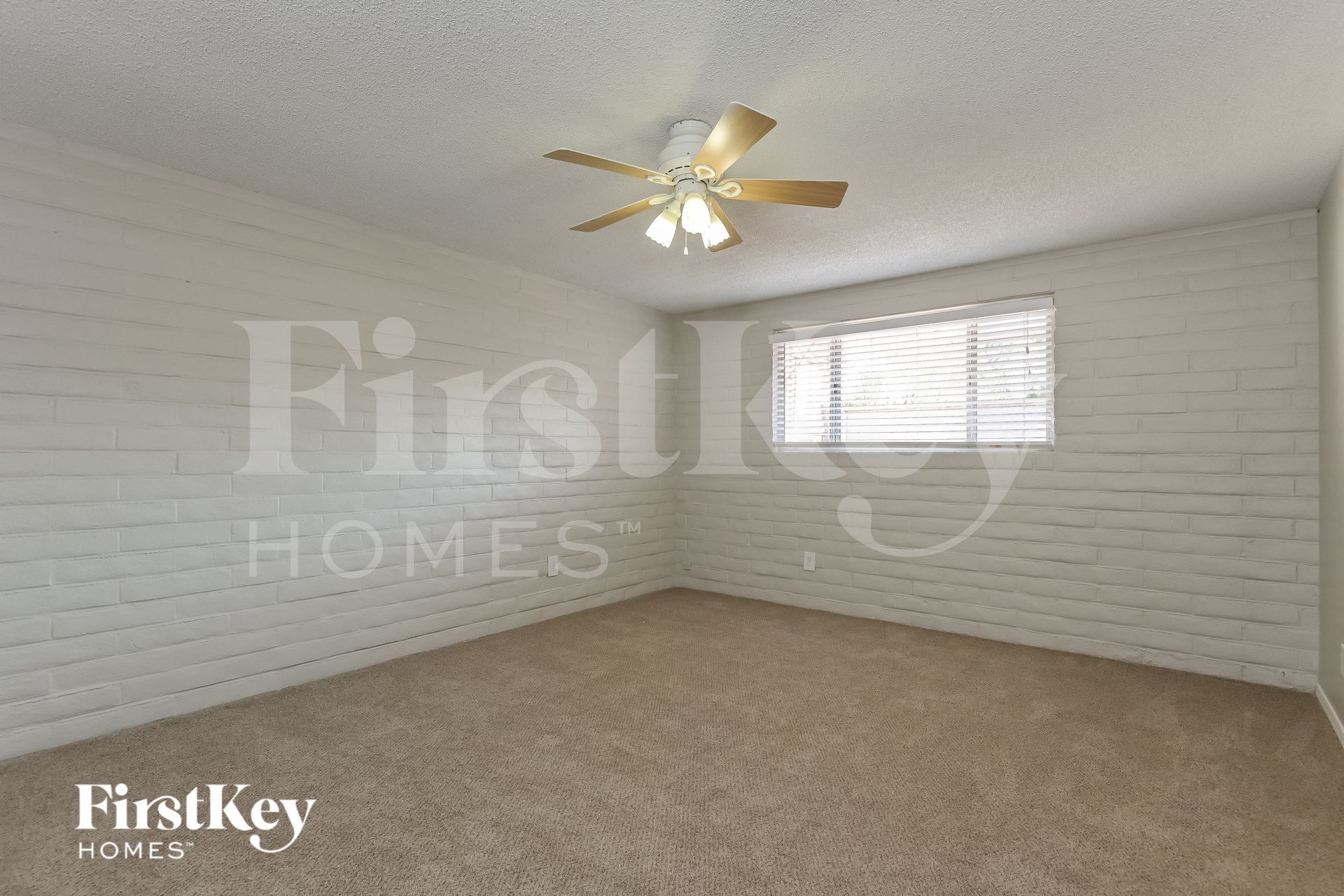 Building Photo - 680 N Mann Ave