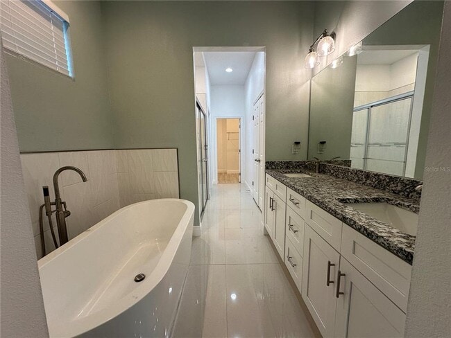 Building Photo - 1105 St Nicholas Ave