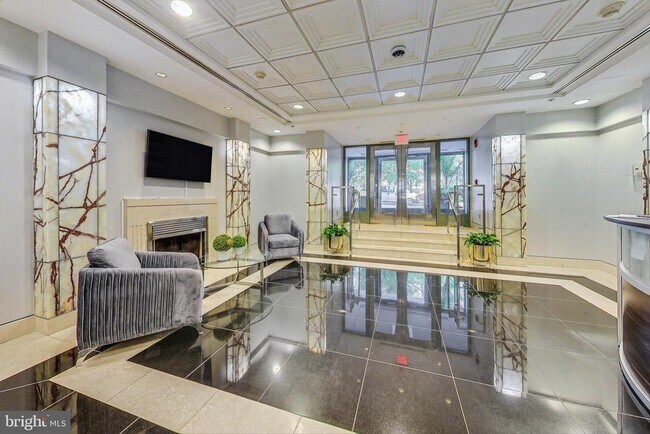 Building Photo - 1150 K St NW