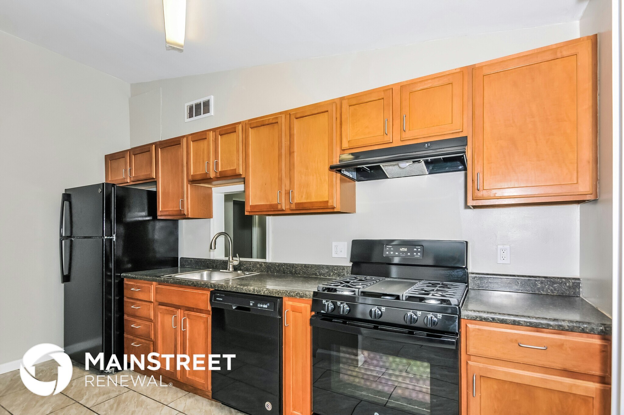 Building Photo - 2280 St Catherine St