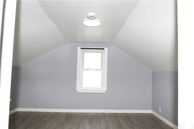 Building Photo - 175 English Rd