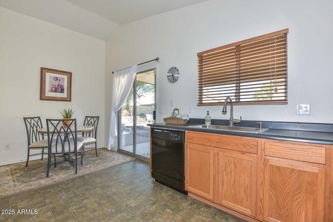 Building Photo - 16530 W Statler St