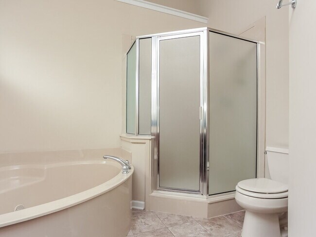 Building Photo - 5408 Hidden Meadows Dr