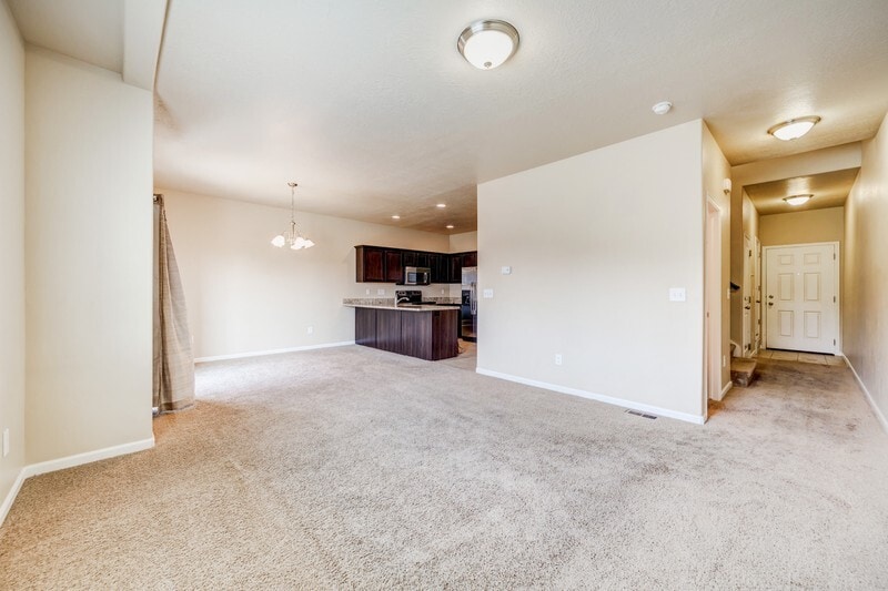 Building Photo - 4299 Cresthaven Ln