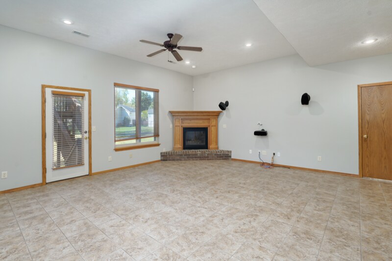 Building Photo - 2062 W Willow Lakes Cove