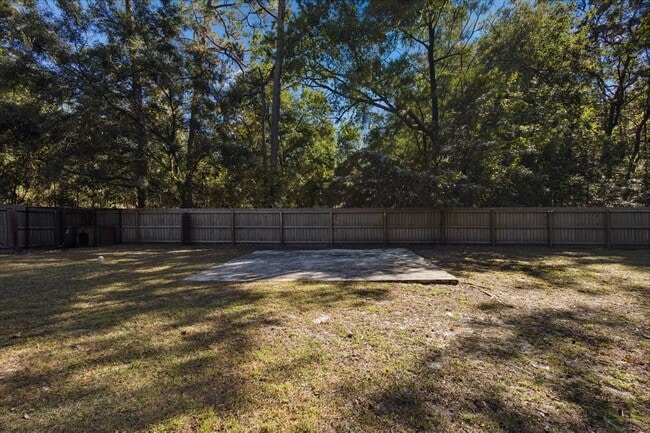 Building Photo - MOVE-IN READY! (Pet Friendly)