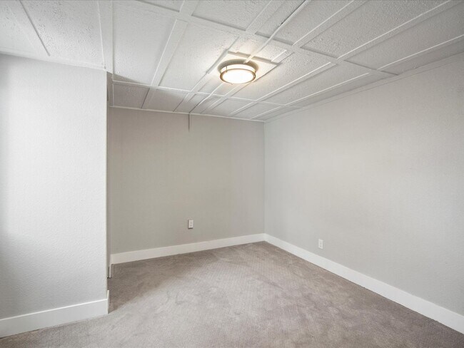 Building Photo - Charming Updated Bungalow near Downtown De...