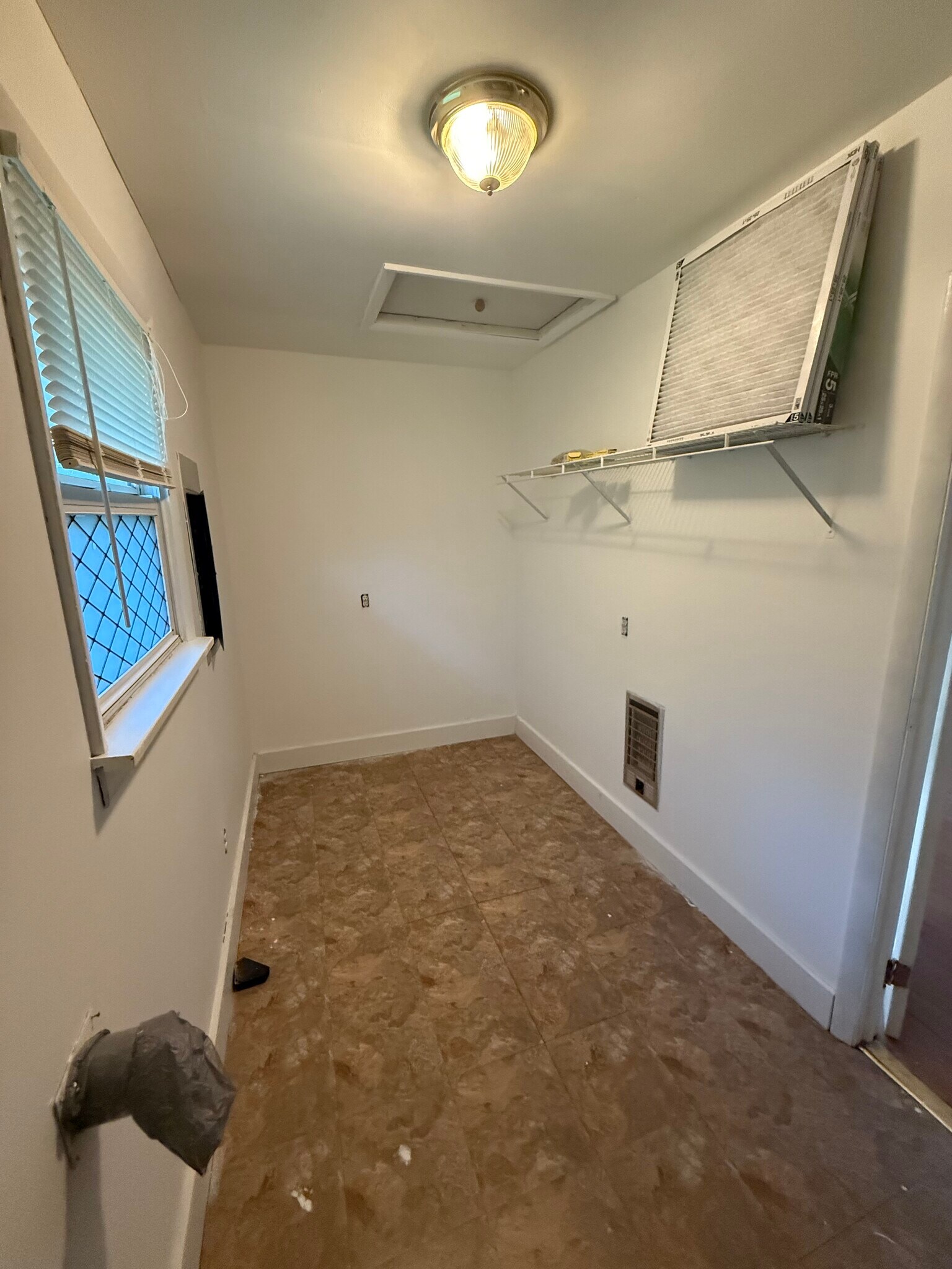 Laundry room - 4795 US Highway 68 W